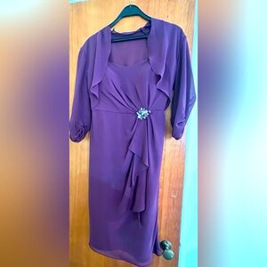 Jasmine cocktail dress. Bordeaux color, excellent condition!